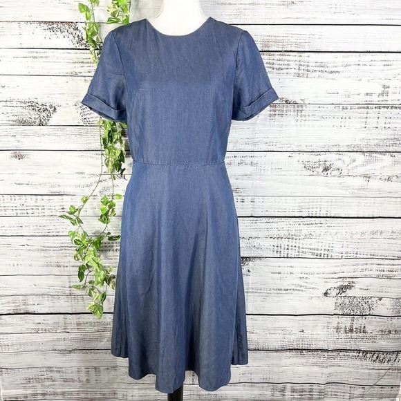 Banana Republic Dress $128 size 4 Denim Jean Tencel Career Wedding Knee A Line - Picture 1 of 16